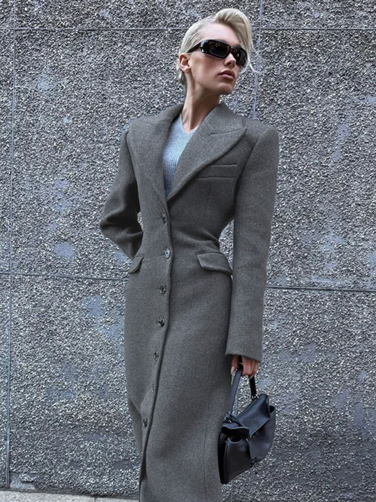 Manteau longue gris à boutons col revers unis des années 1930