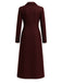 Manteau longue rouge vin à boutons col revers unis des années 1930