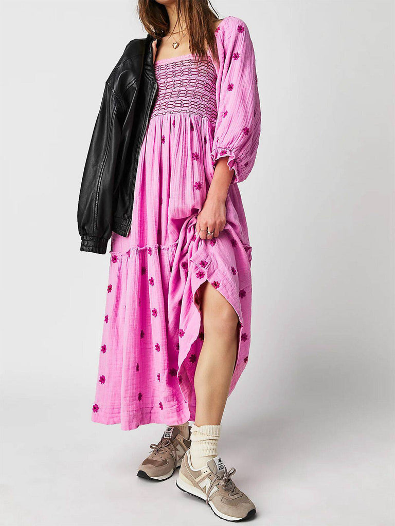 Robe manches lanterne brodées de fleurs des années 1940