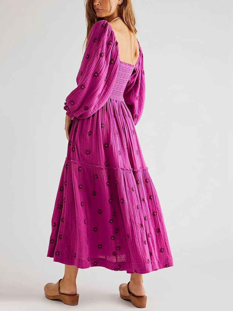 Robe manches lanterne brodées de fleurs des années 1940