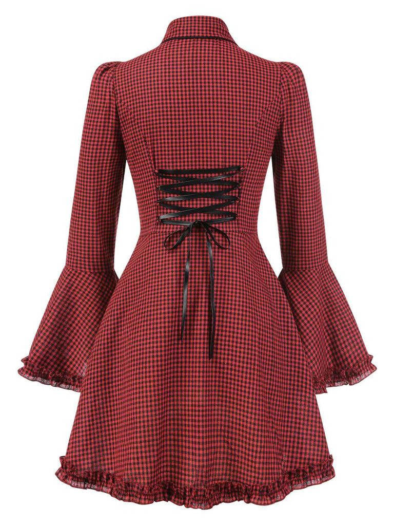 Robe rouge gothique à carreaux manches cloche à lacets des années 1960