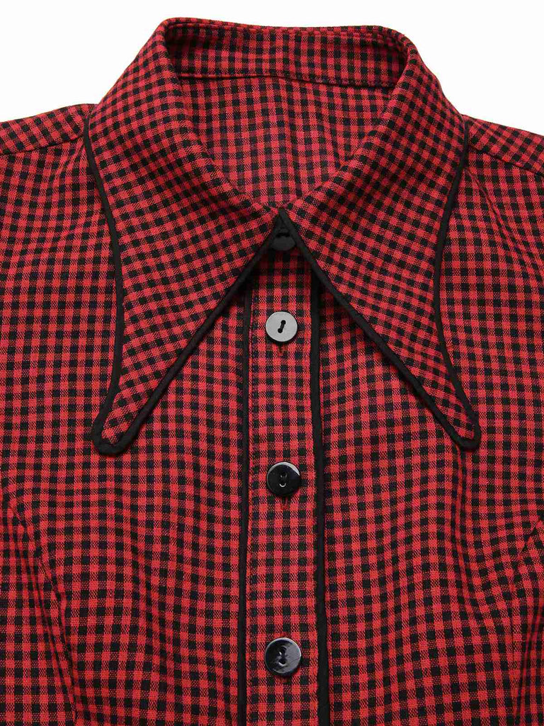 Robe rouge gothique à carreaux manches cloche à lacets des années 1960