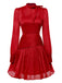 Robe rouge unie manches longues et col noué froncé des années 1960