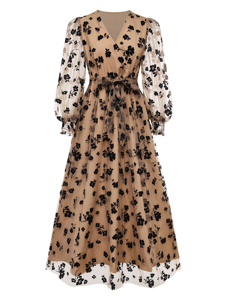 Robe beige à col en V en maille fleurie floquée années 1930