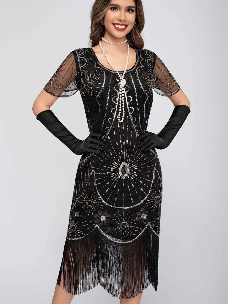 Robe à franges et paillettes à encolure dégagée des années 1920
