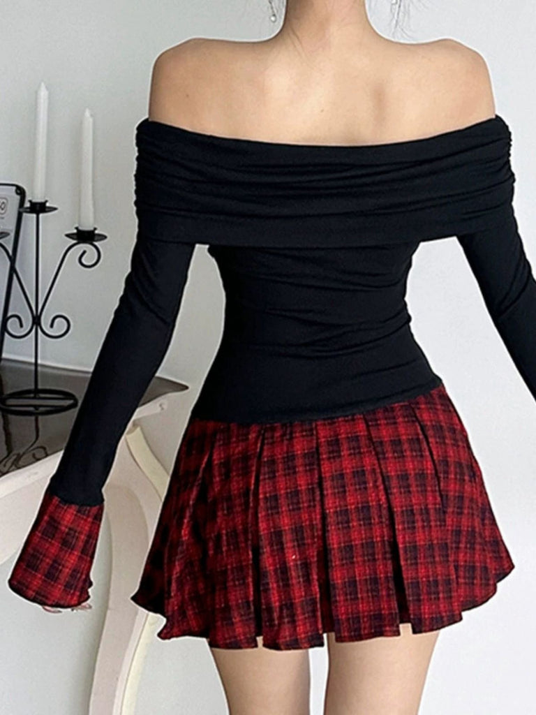 Robe plissée noire à carreaux tartan épaules dénudées des années 1960