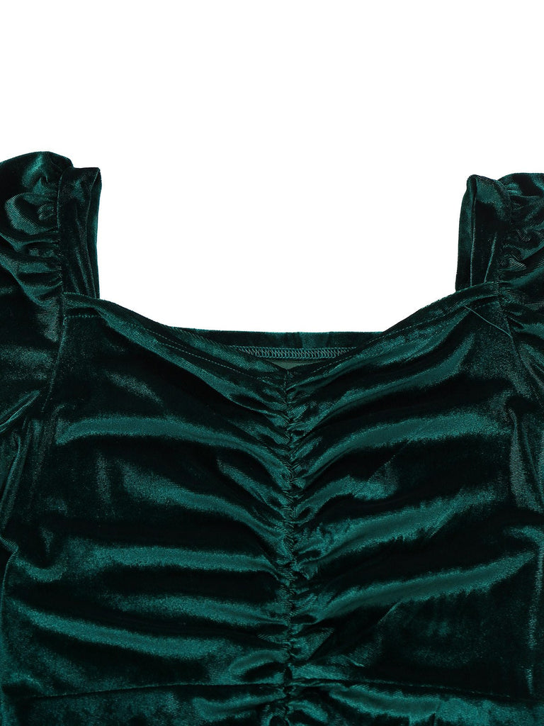 Robe moulante manches longues et froncées en velours vert des années 1960