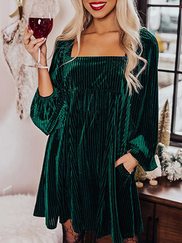 Robe babydoll en velours à col carré et manches bouffantes années 1960