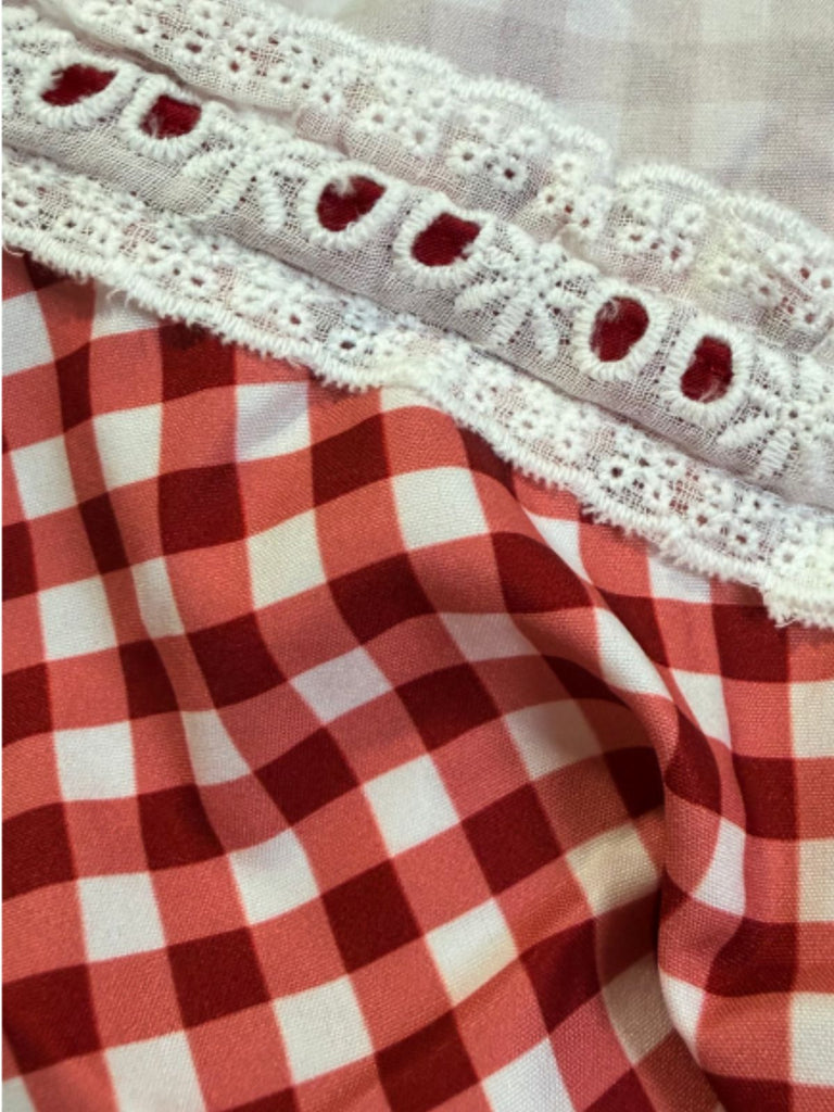 Ensemble Haut Smocké Épaules Dénudées Vichy & Short Rouge Années 2000