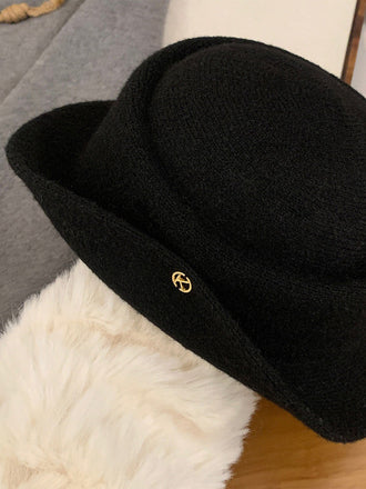 Chapeau à calotte plate en laine style Hepburn vintage