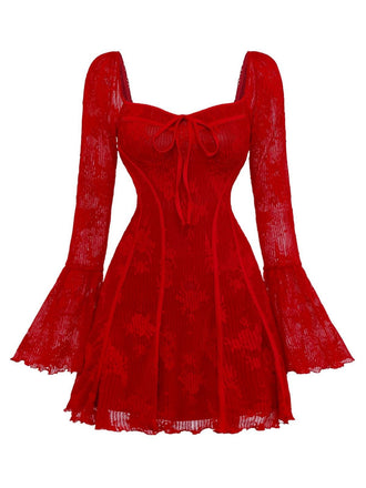 Robe en maille rouge à manches cloche et nœud floral style années 1960