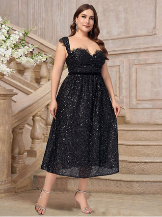 [Grande taille] Robe noire dentelle pailletée à col cœur années 1940