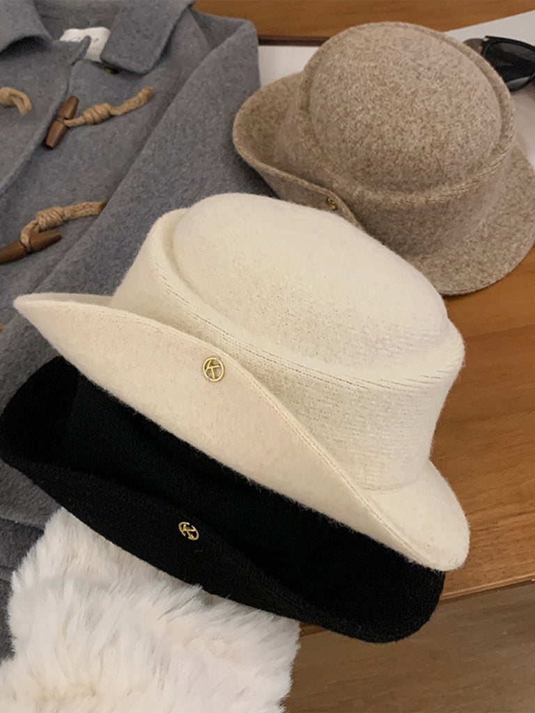 Chapeau à calotte plate en laine style Hepburn vintage