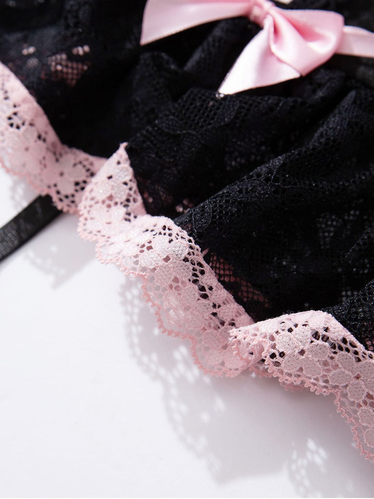 Ensemble de lingerie lacets et nœud en dentelle contrastée années 1970