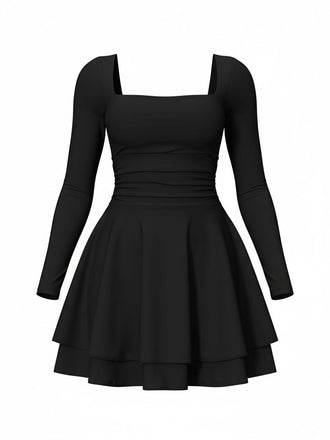 Robe coupe cintrée col carré et manches longues années 1980