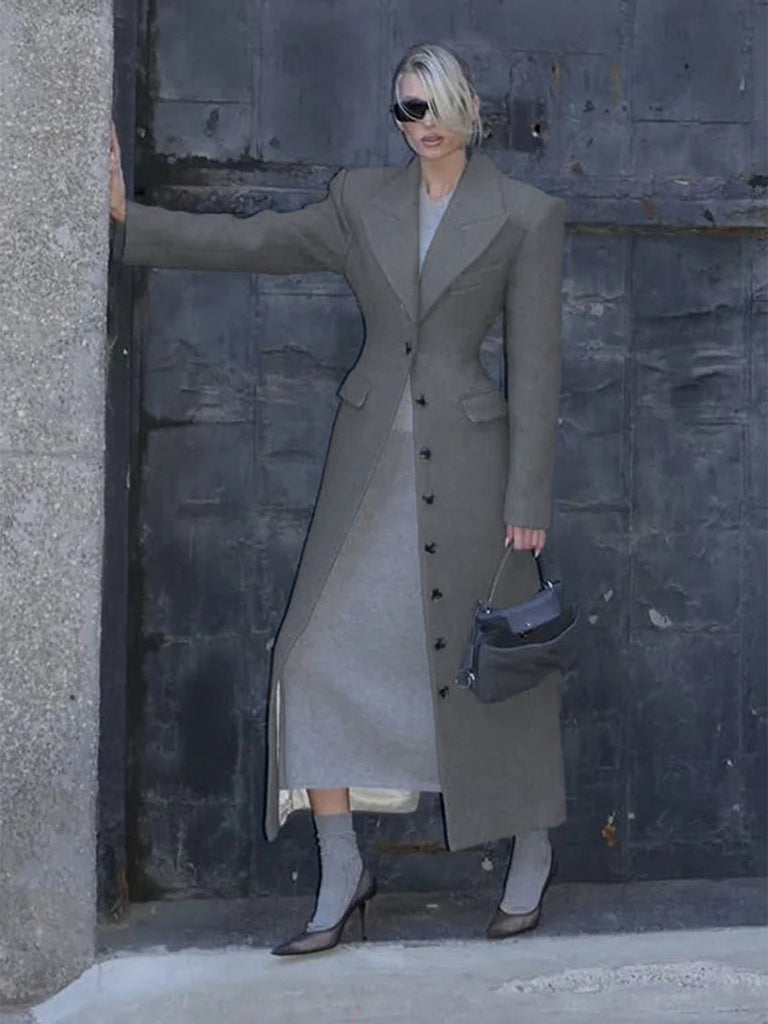 Manteau longue gris à boutons col revers unis des années 1930