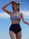 Maillot de bain bleu dos nu rayé années 1940