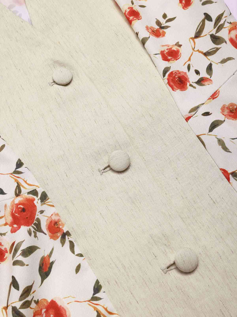 Robe ceinturée beige et rouge à motifs de roses peintes des années 1950