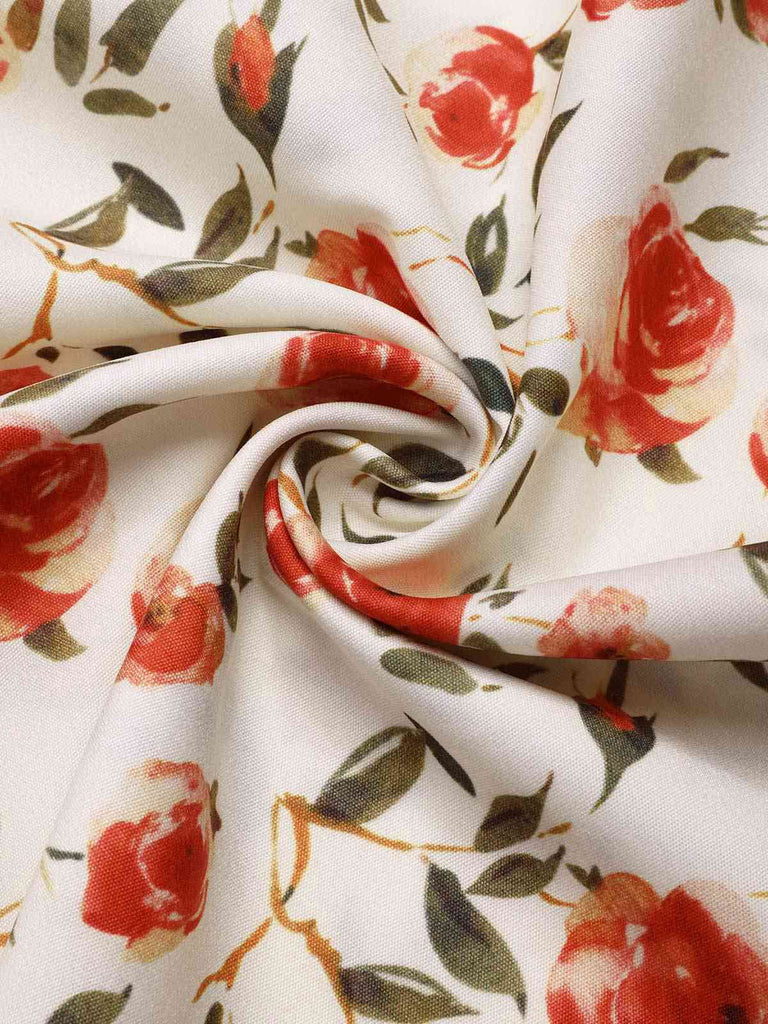 Robe ceinturée beige et rouge à motifs de roses peintes des années 1950