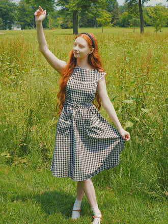 Robe noire à carreaux vichy revers larges avec ceinture années 1950