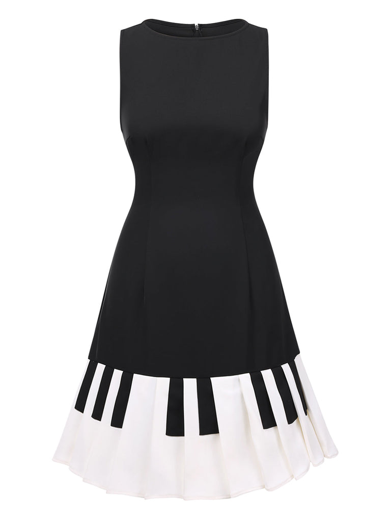 Robe noire patchwork à col bateau et touches de piano des années 1960