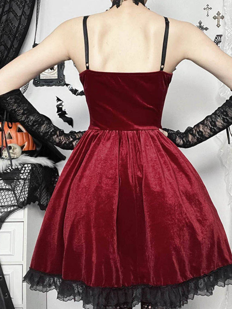 Robe de Noël bordeaux gothique en velours chaînes et strass années 1950