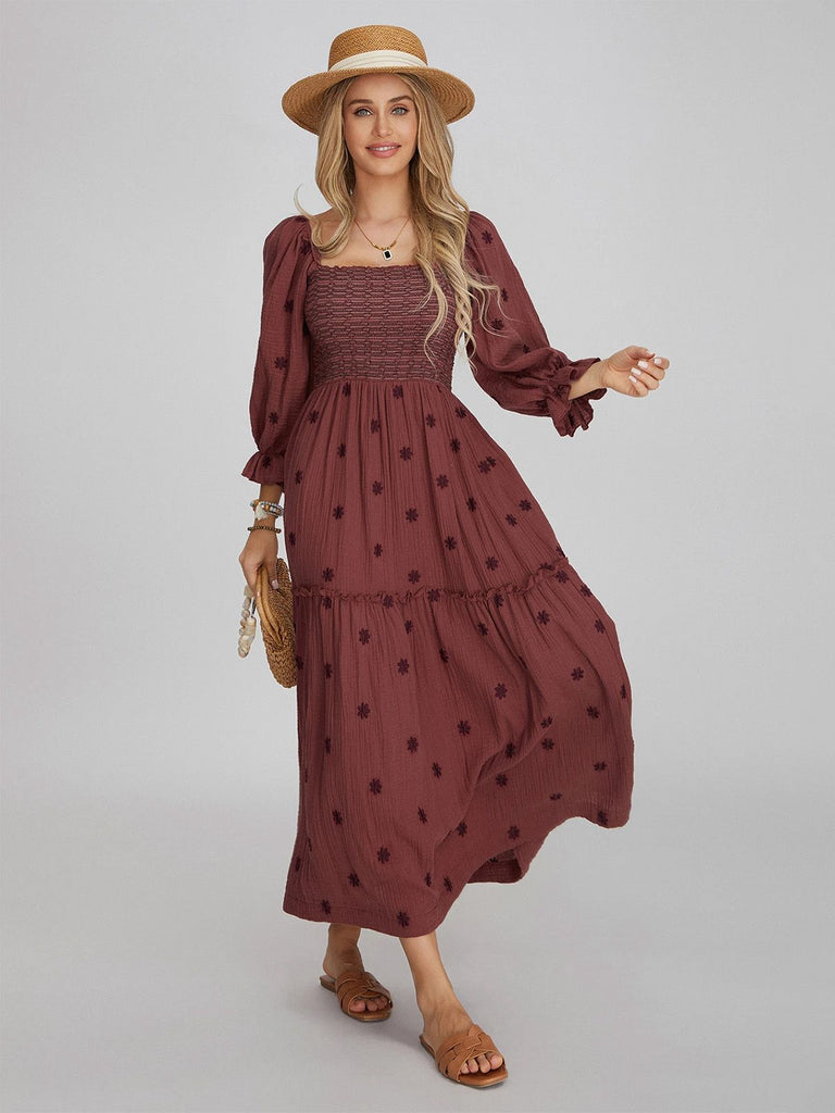 Robe manches lanterne brodées de fleurs des années 1940