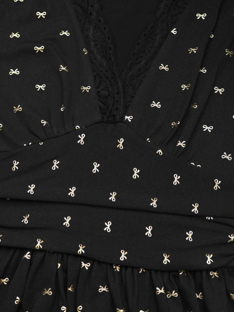 Robe fendue en dentelle noire col en V et nœud en feuille d'or des années 1930