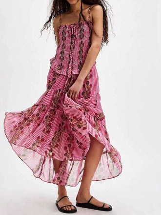 Robe de maille marguerite à bretelles à smocks des années 1940