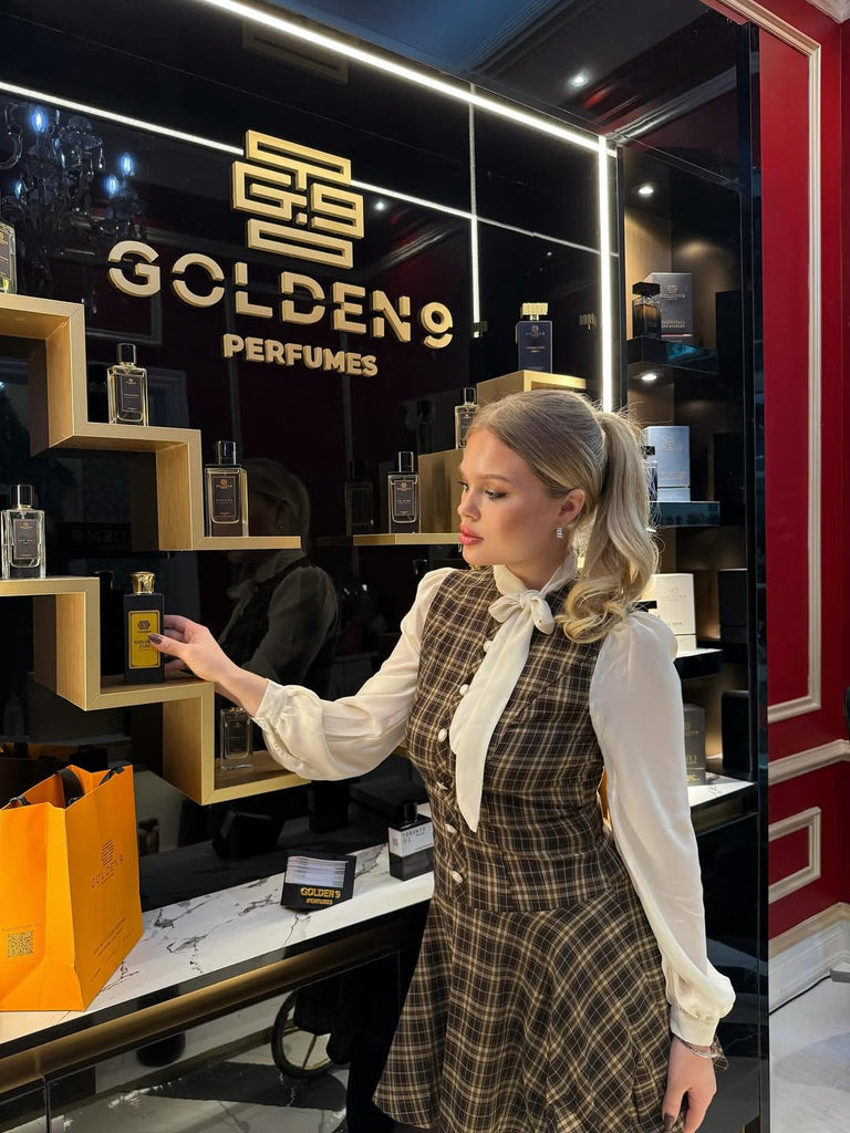 Robe trapèze marron à carreaux avec nœud années 1960