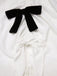 [Pré-vente] Robe blanche col licou en velours et dentelle des années 1950