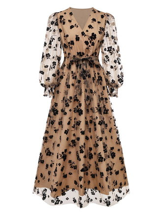 Robe beige à col en V en maille fleurie floquée années 1930