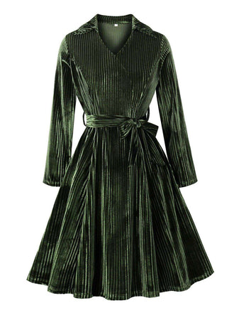 Robe de Noël verte en velours côtelé manches longues des années 1950