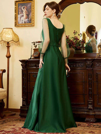 Robe verte manches illusion col en cœur et fente en satin des années 1930