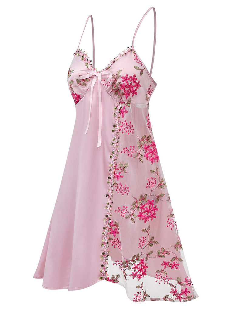 [Pré-vente] Robe nuisette rose en satin brodé à fleurs des années 1950