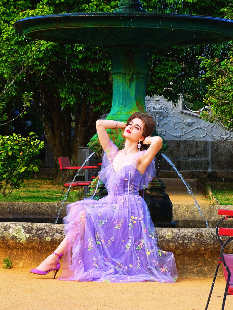 Robe fendue en tulle Lac Verte brodé de fleurs années 1970
