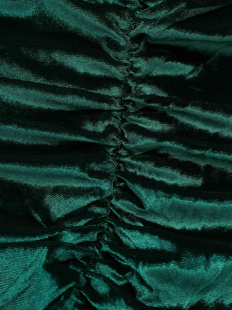 Robe moulante manches longues et froncées en velours vert des années 1960