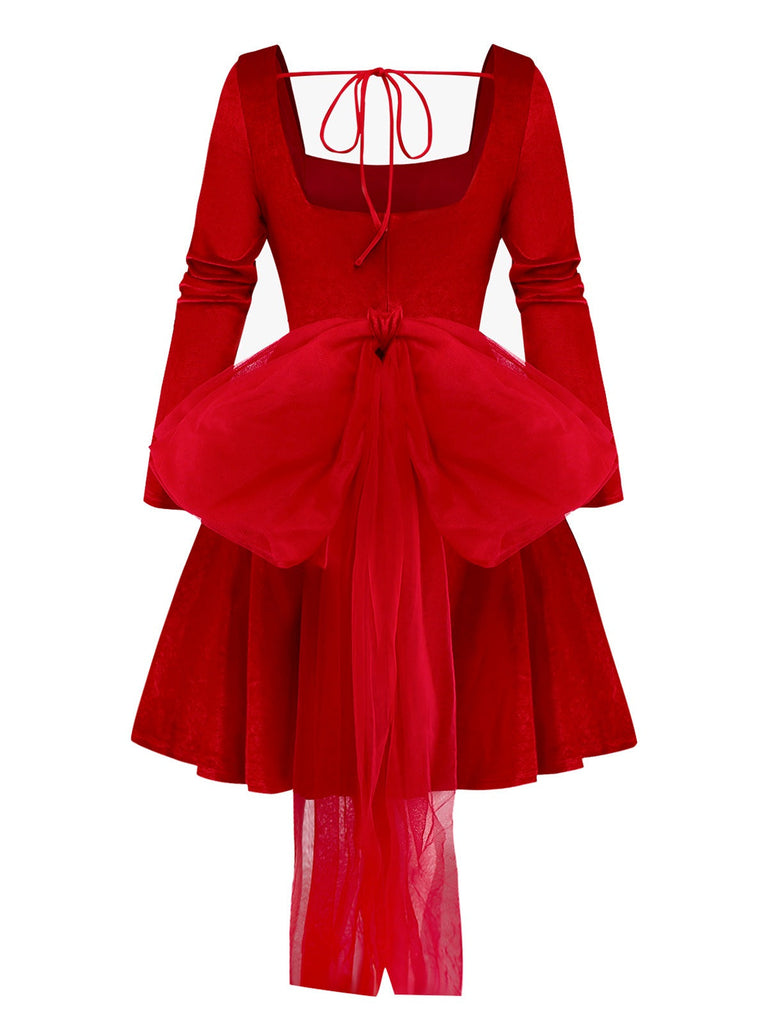 Robe rouge en velours ornée de perles et de tulle froncé avec nœud années 1950