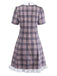 [Prévente] Robe rose à carreaux col Claudine ourlet à volants style années 60