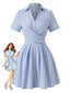 Robe bleue rayures verticales col Johnny croisé années 1950