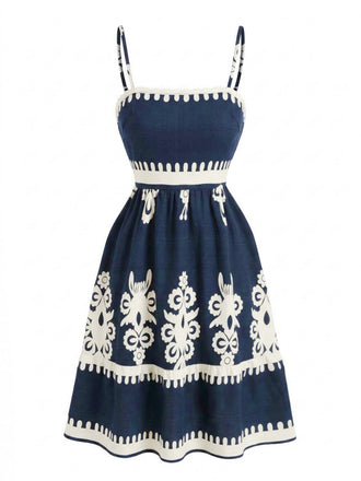 Robe bohème noire à fines bretelles et smocks années 70