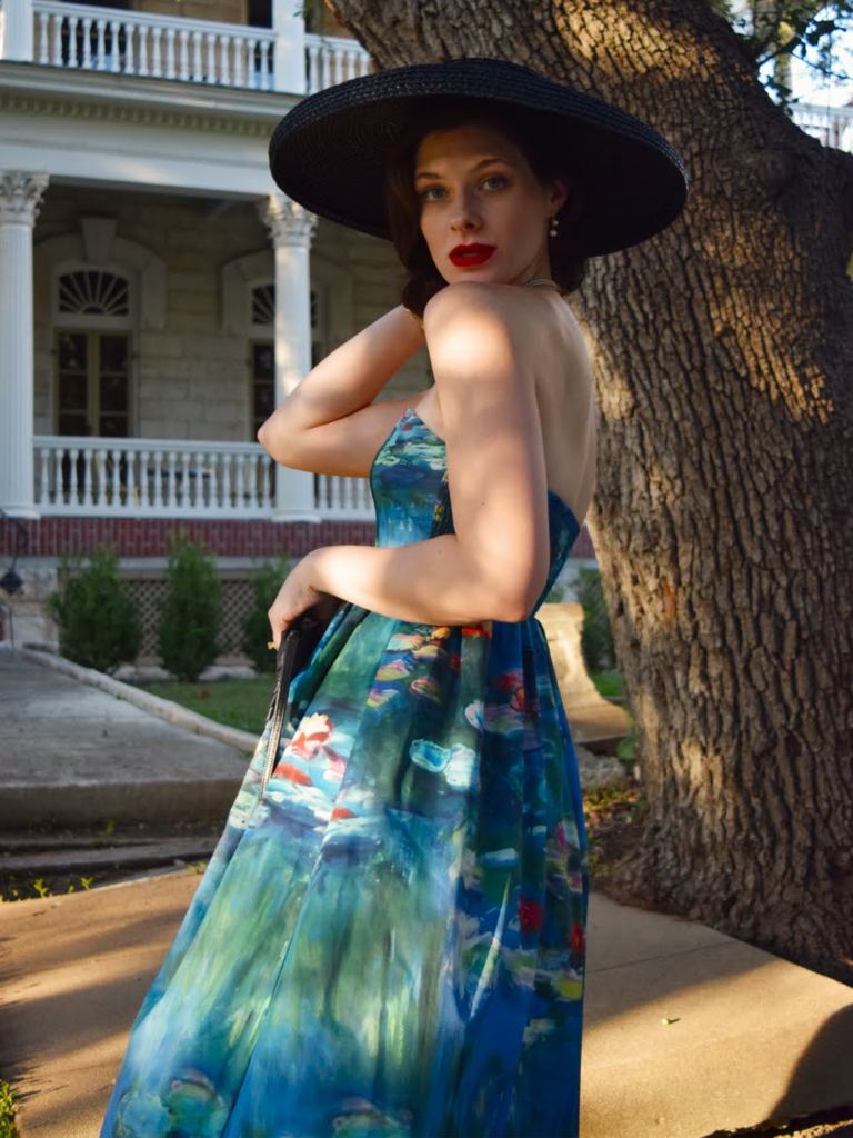 Robe bustier vert pâle motif nénuphars et décolleté cœur années 50