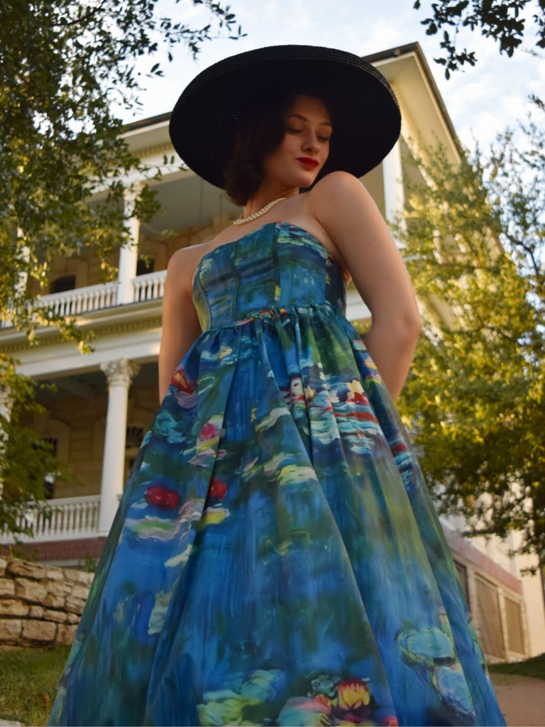Robe bustier vert pâle motif nénuphars et décolleté cœur années 50