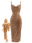 [Prévente] Robe cintrée col bénitier et froncée ornée sequins dorés années 1930