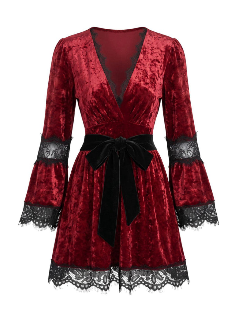 Robe Rouge en Dentelle Col V Gothique Années 1970