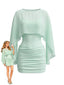 Mini-robe moulante fines bretelles et effet drapé cape transparente années 1960