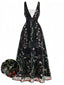 Robe longue noire tulle brodé motifs floraux décolleté V années 1930