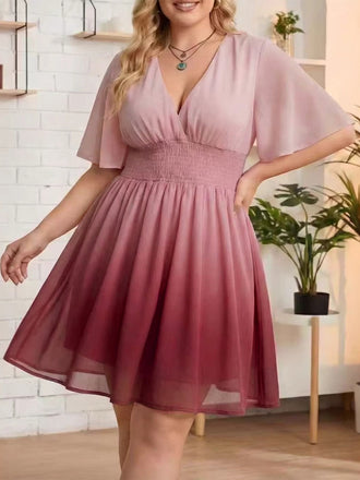 [Grande Taille] Robe ombrée en mousseline à col V et smocks années 1950