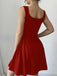 Robe courte unie à col carré années 1950