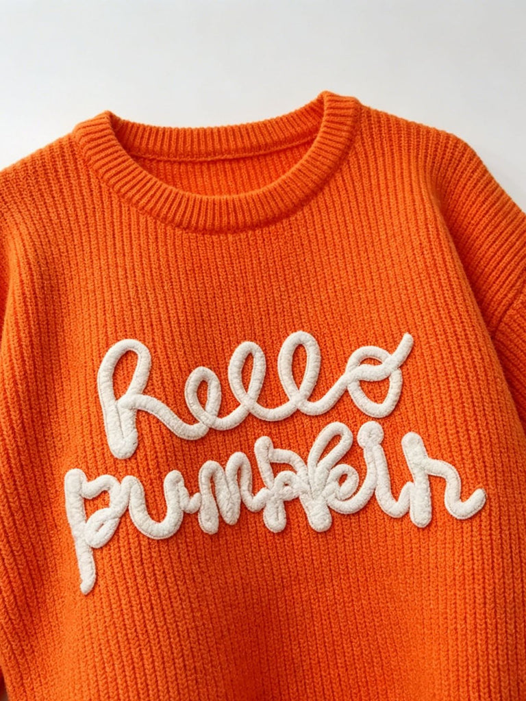 Pull orange en maille à col rond et imprimé lettres années 1940